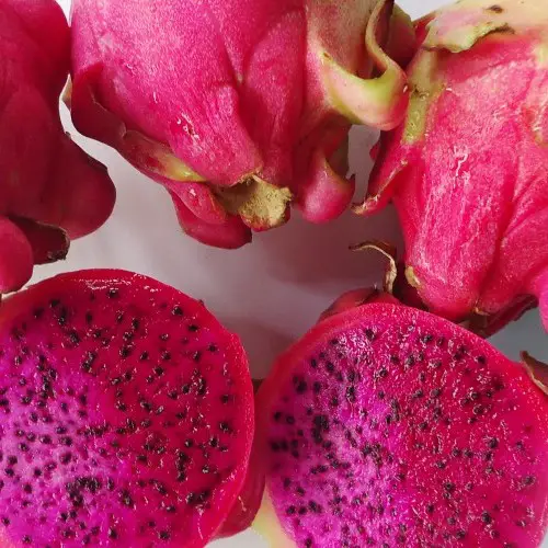 Pitaya rose à la chair violette